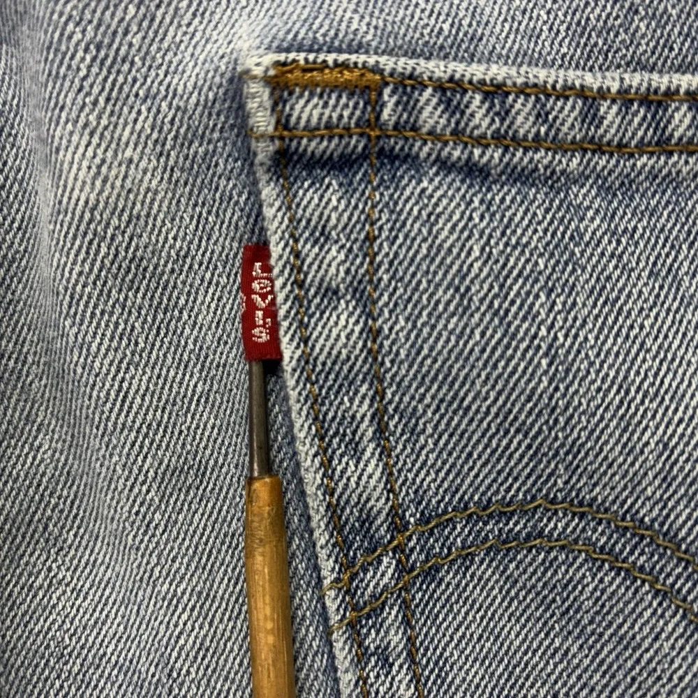 Y2K Levi's 550 Jeans Mens 31x32 TAG- 31x34 Relaxed Fit Straight Leg Light Wash